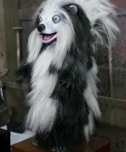 Distortions Unlimited Spraying Skunk